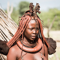 Reich geschm&uuml;ckte Himba