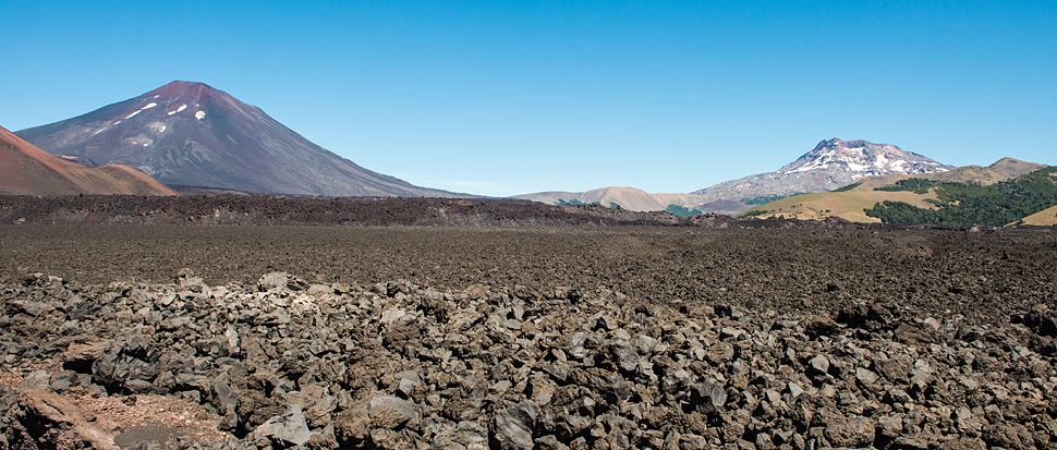 Vulkane Lonquimay und Tolhuaca mit riesigem Lavafeld