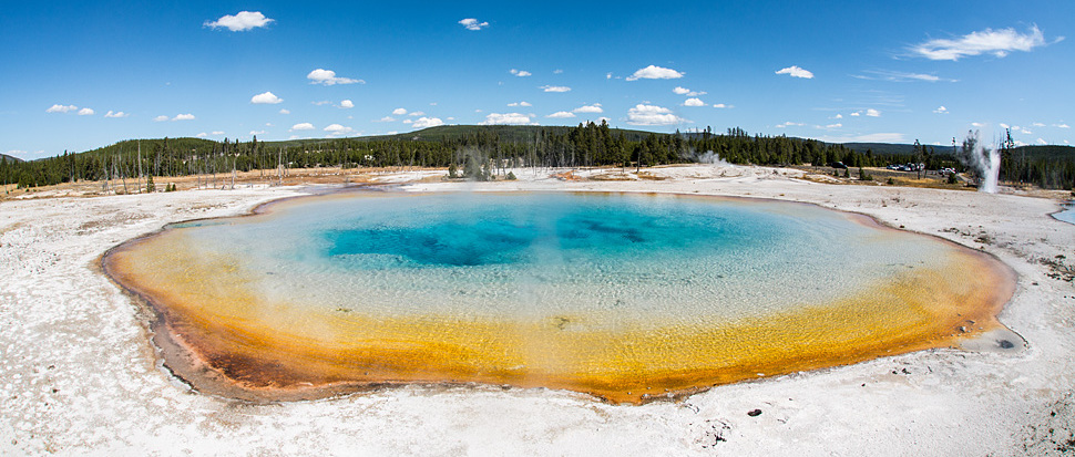 Farbige, heisse Quelle